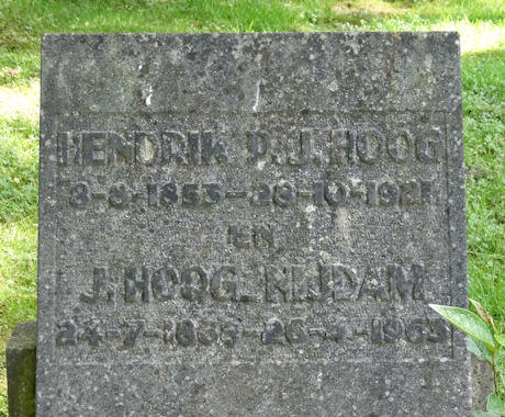 Detail grafsteen Hoog-Nijdam